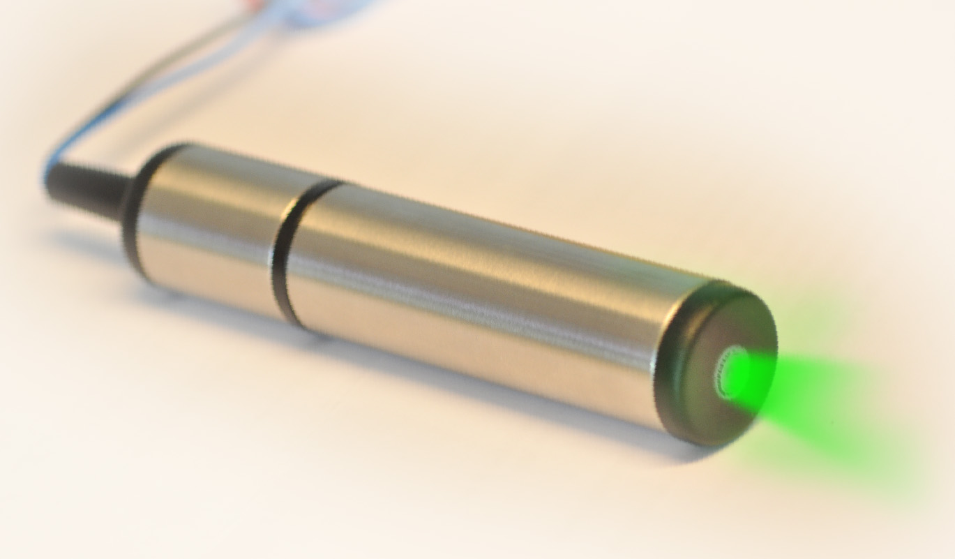 Color Pen C14, grüner Industrie-Justierlaser im Einsatz