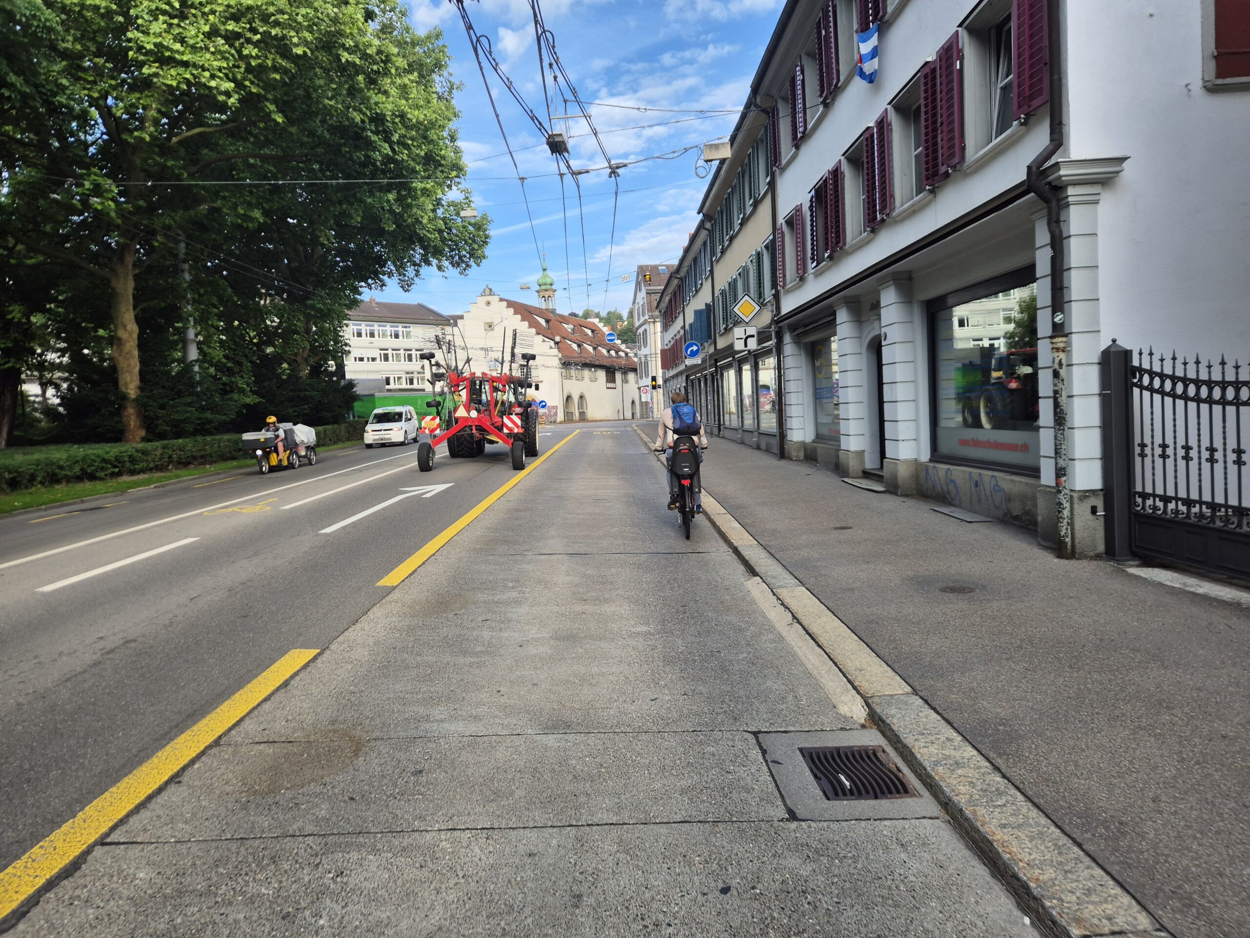 St. Gallen Innenstadt mit Trolleybus-Oberleitungen und Baustelle